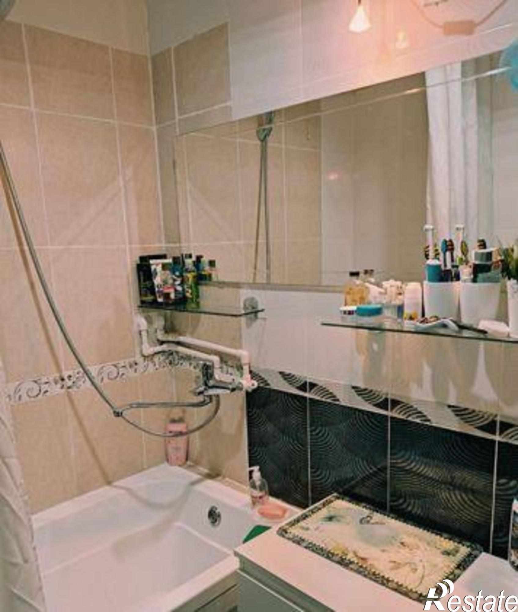 Купить квартиру за 4 230 000 рублей на улица Малюгиной, 163