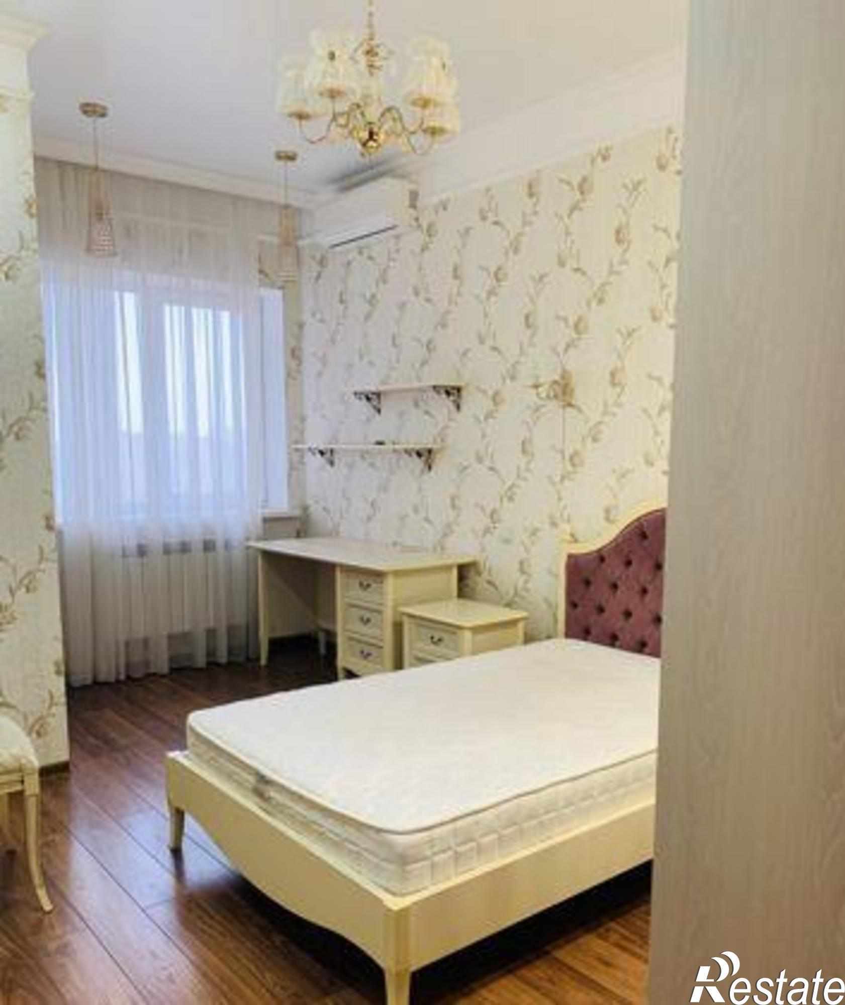 Купить квартиру за 7 990 000 рублей на улица Варфоломеева, 34