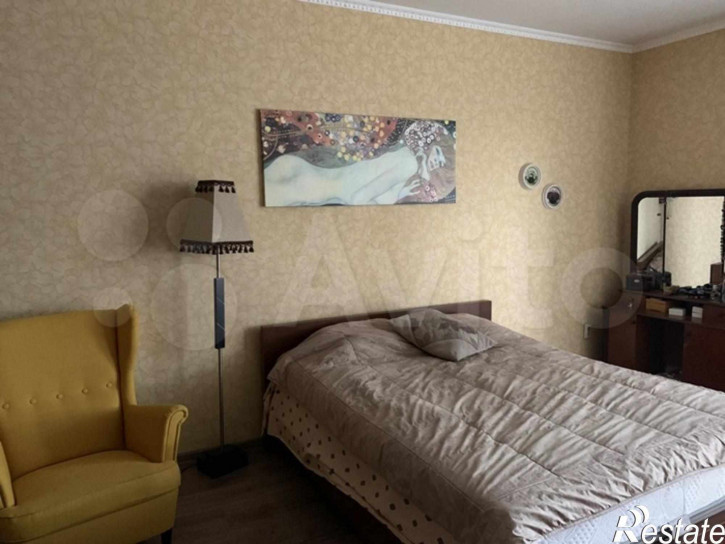 4-комн квартира Комарова улица, 101