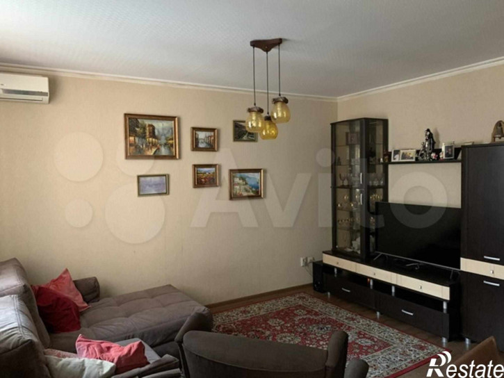 4-комн квартира Комарова улица, 101