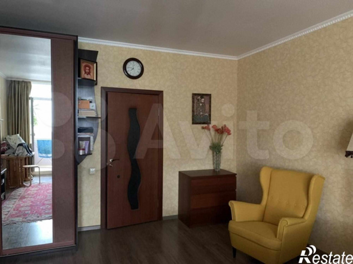 4-комн квартира Комарова улица, 101