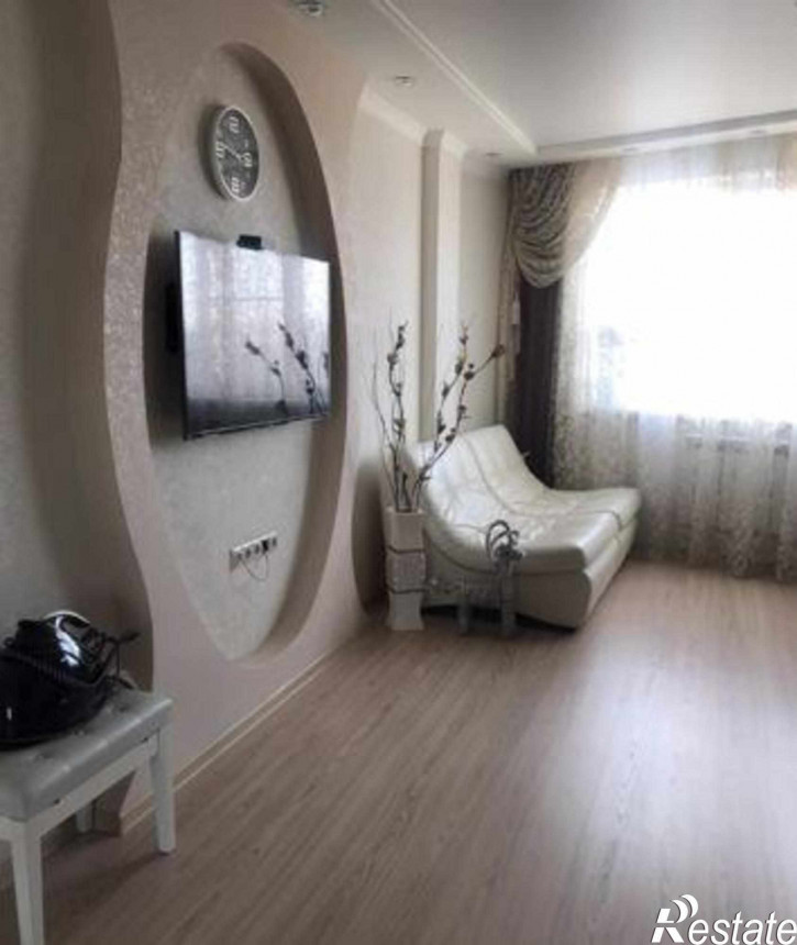 4-комн квартира улица Крупской, 82/2