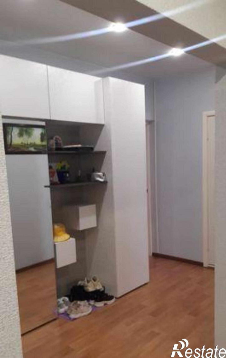 3-комн квартира улица Платона Кляты, 23