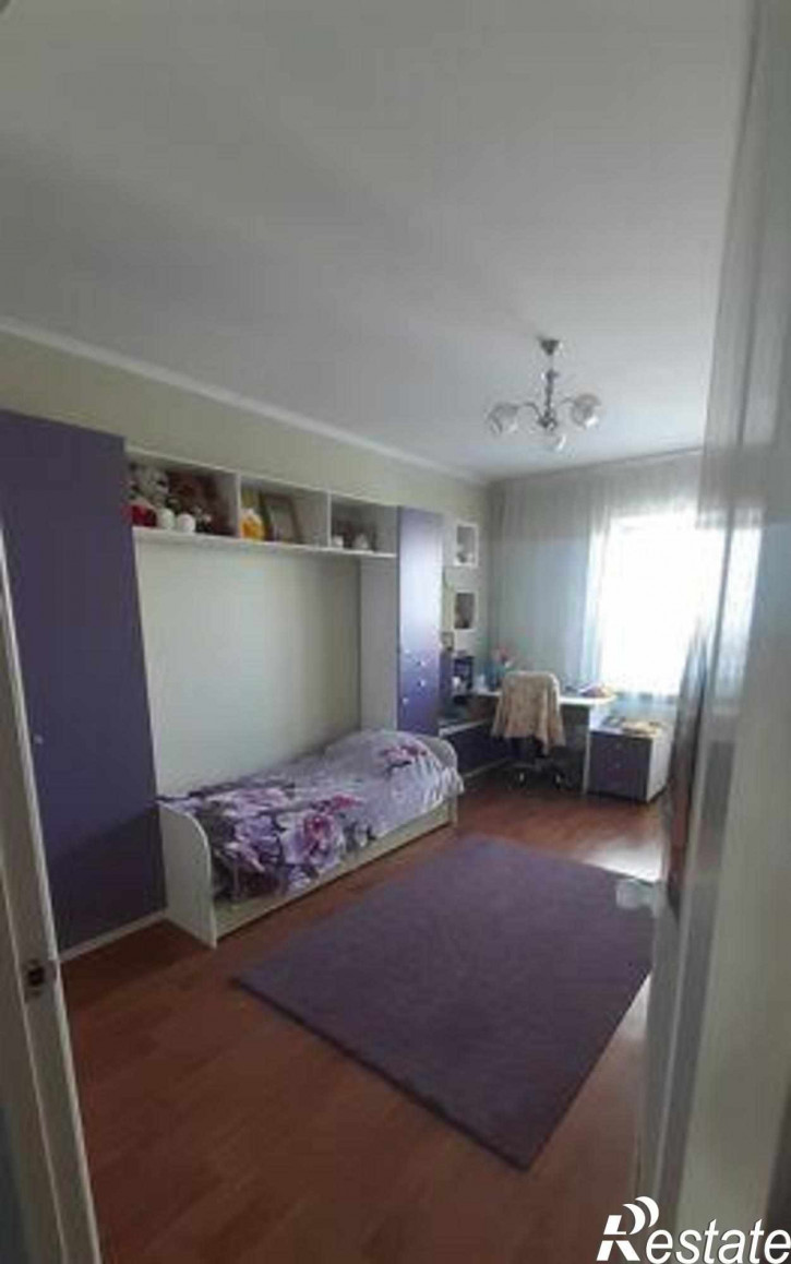 3-комн квартира улица Платона Кляты, 23