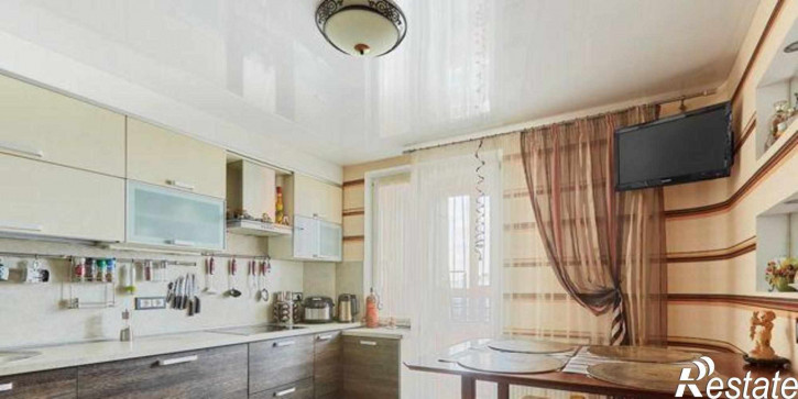 3-комн квартира улица Красных Зорь, 15