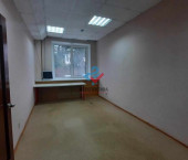 офис 32.4 кв м, этаж 1/5 улица Дзержинского, 4