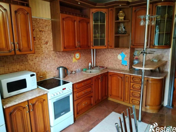 2-комн квартира Комиссарова ул, 4А