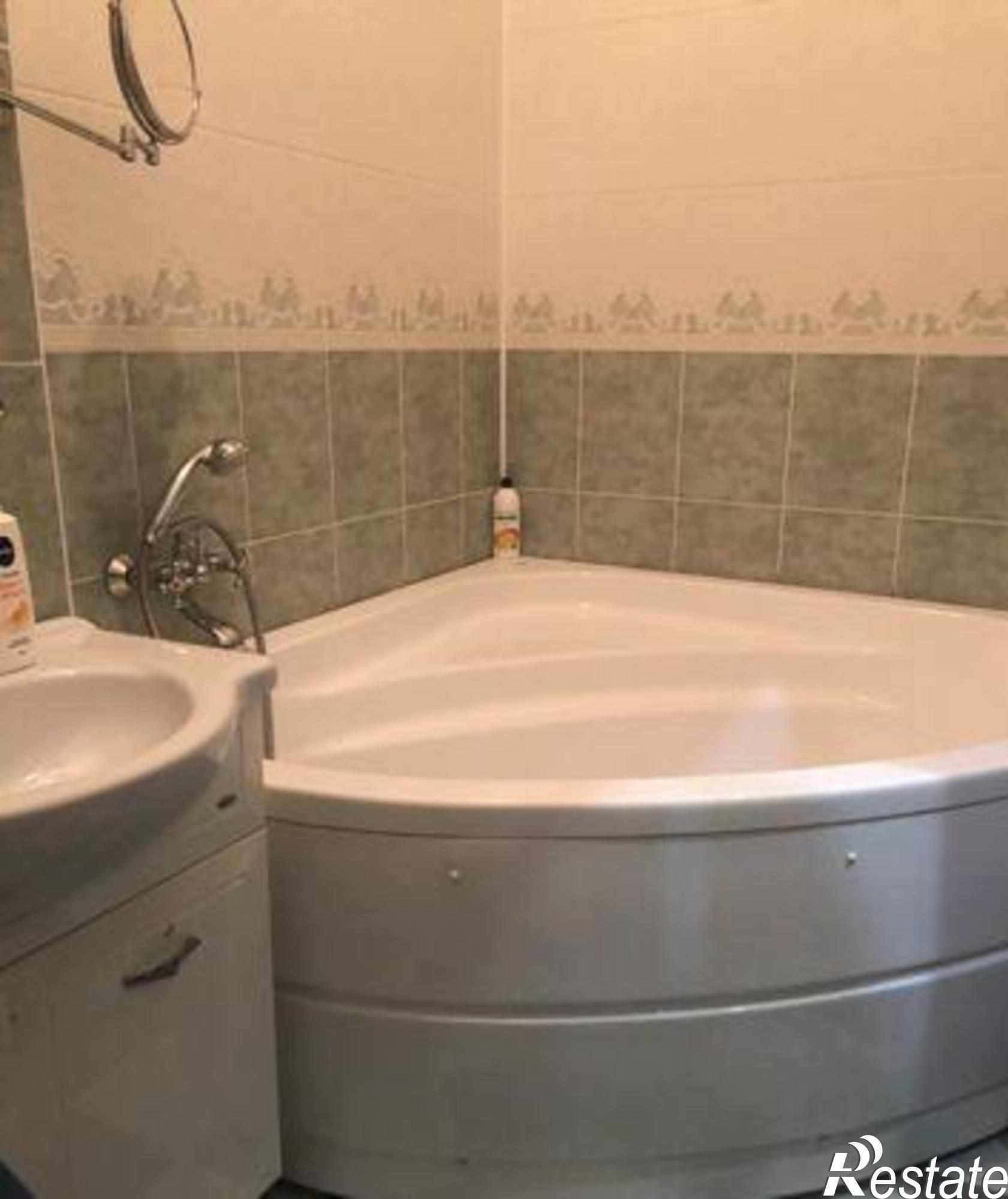 Купить квартиру за 4 130 000 рублей на улица Водников, 22