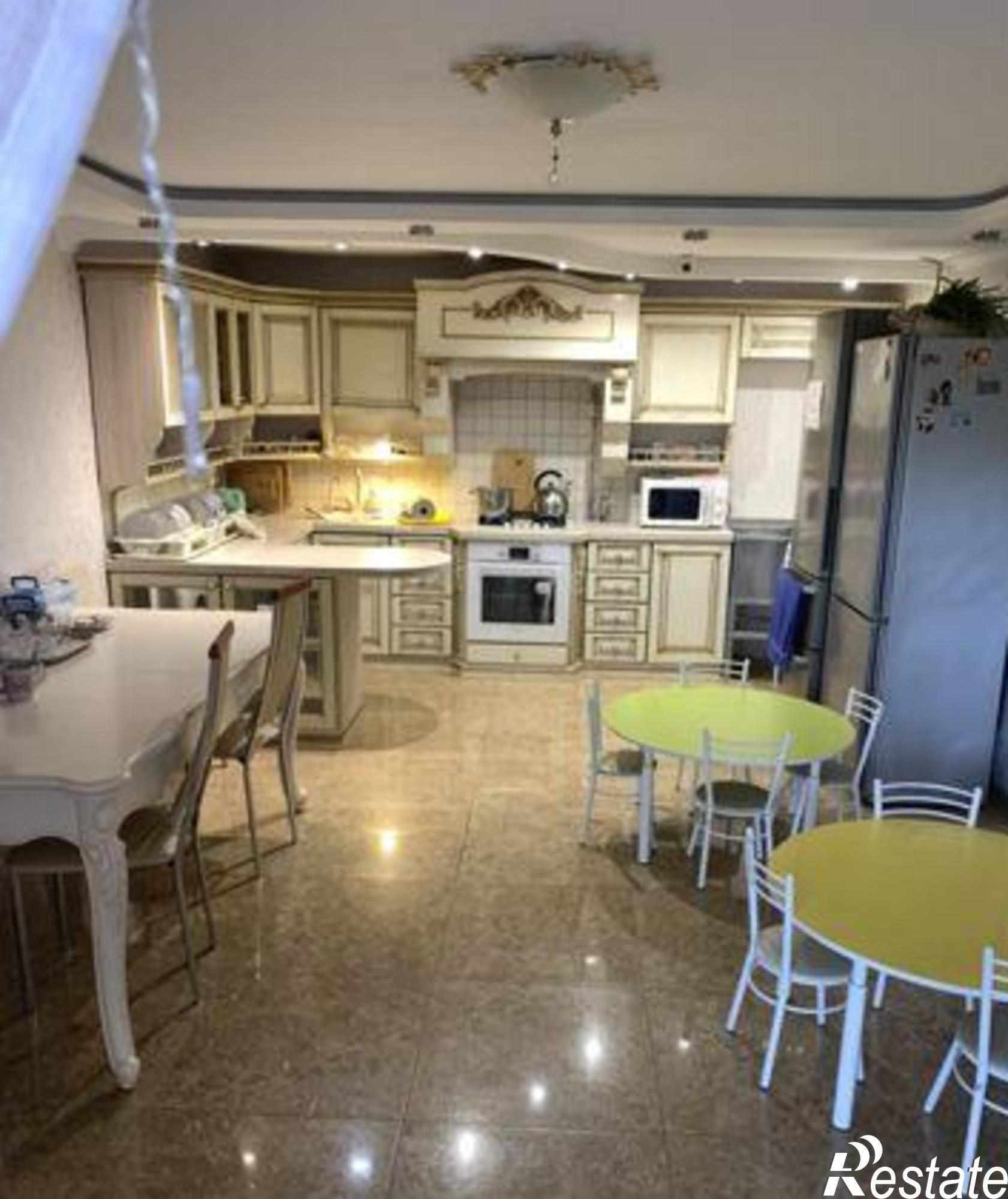Купить дачу, дом, коттедж за 14 250 000 рублей на улица Смычки, 28