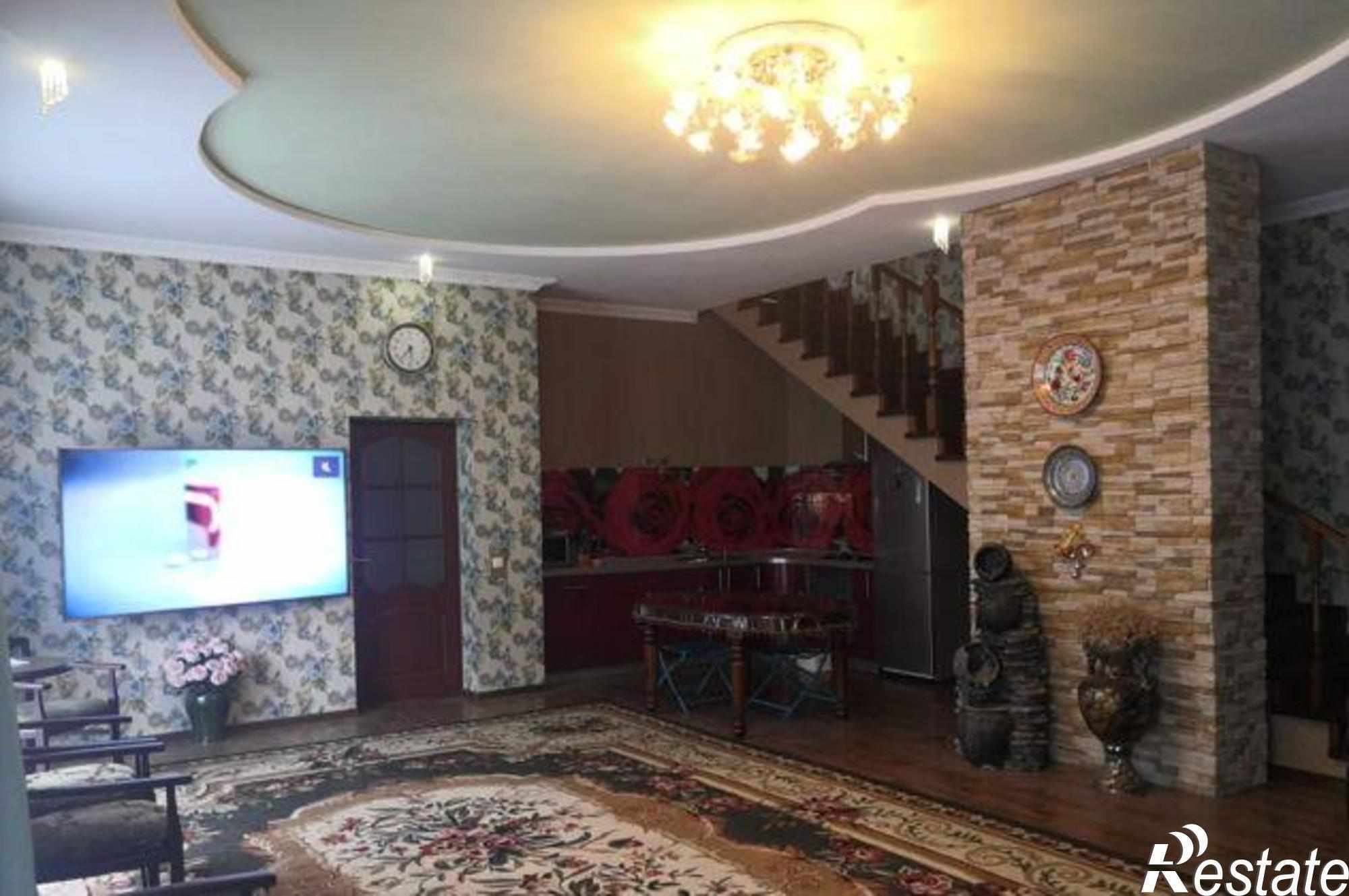 Купить дачу, дом, коттедж за 9 980 000 рублей на Кремовый переулок, 243