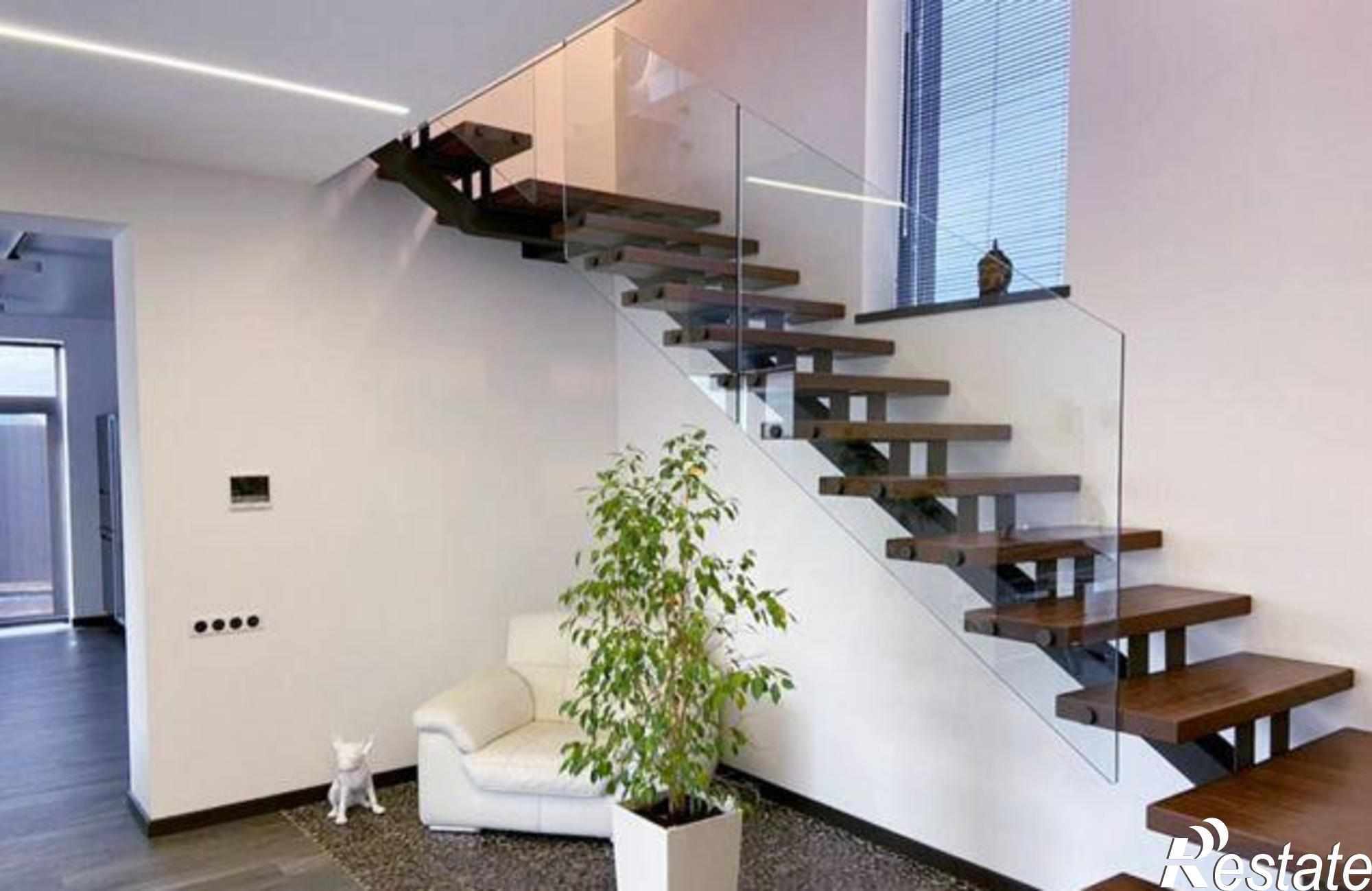 Купить дачу, дом, коттедж за 25 180 000 рублей на Калинина, 19