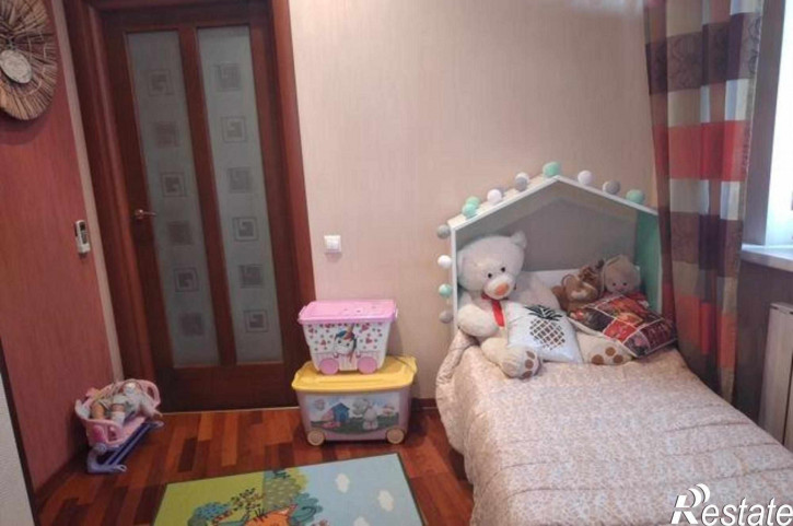 3-комн квартира проспект Королёва, 13А