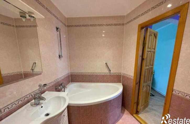 2-комн квартира Токарная улица, 30