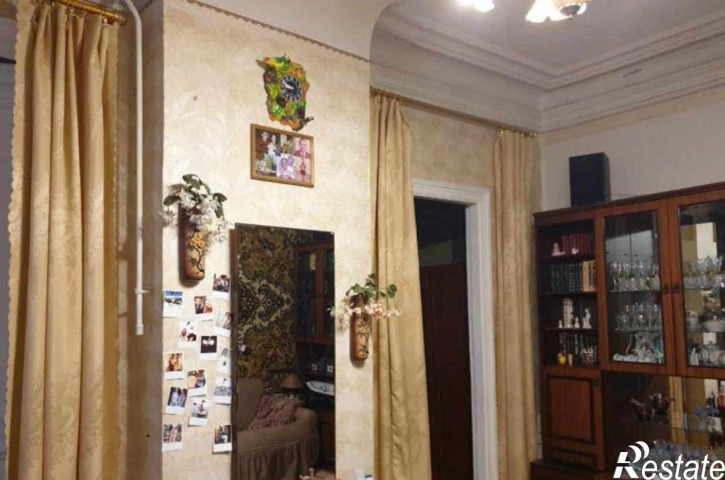3-комн квартира улица Обороны, 64