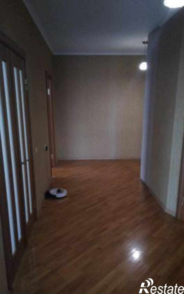 3-комн квартира бульвар Комарова, 9/4