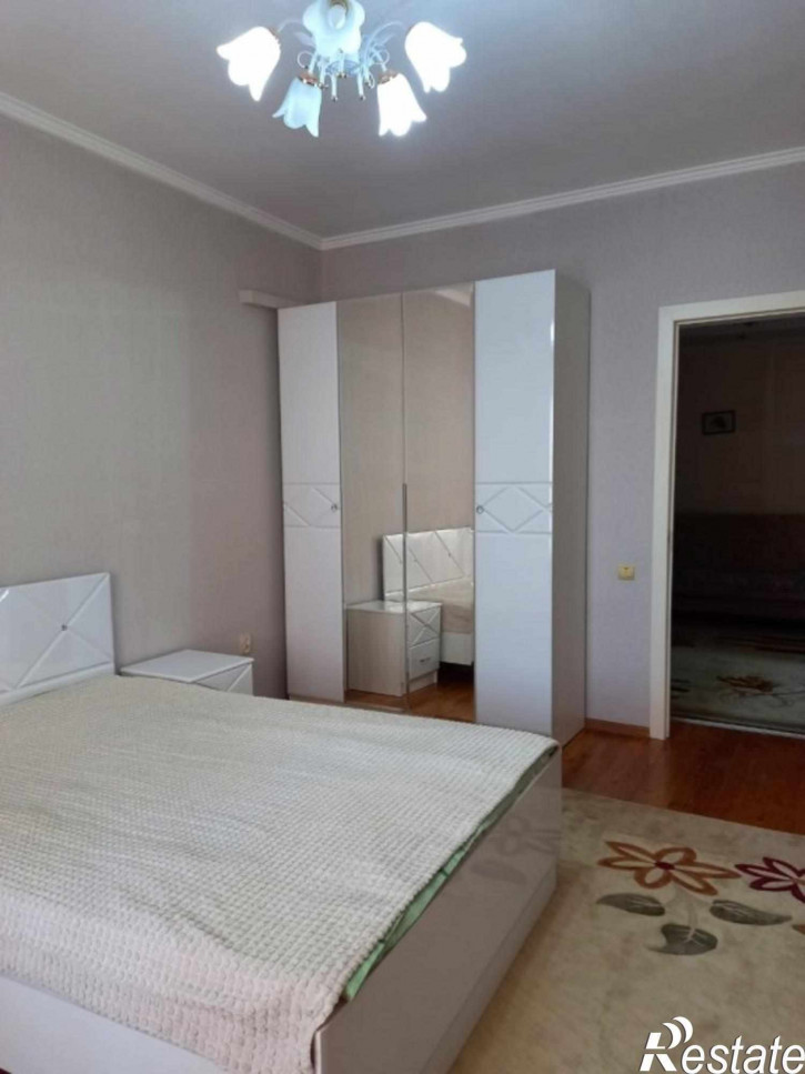 4-комн квартира Луначарского, 256