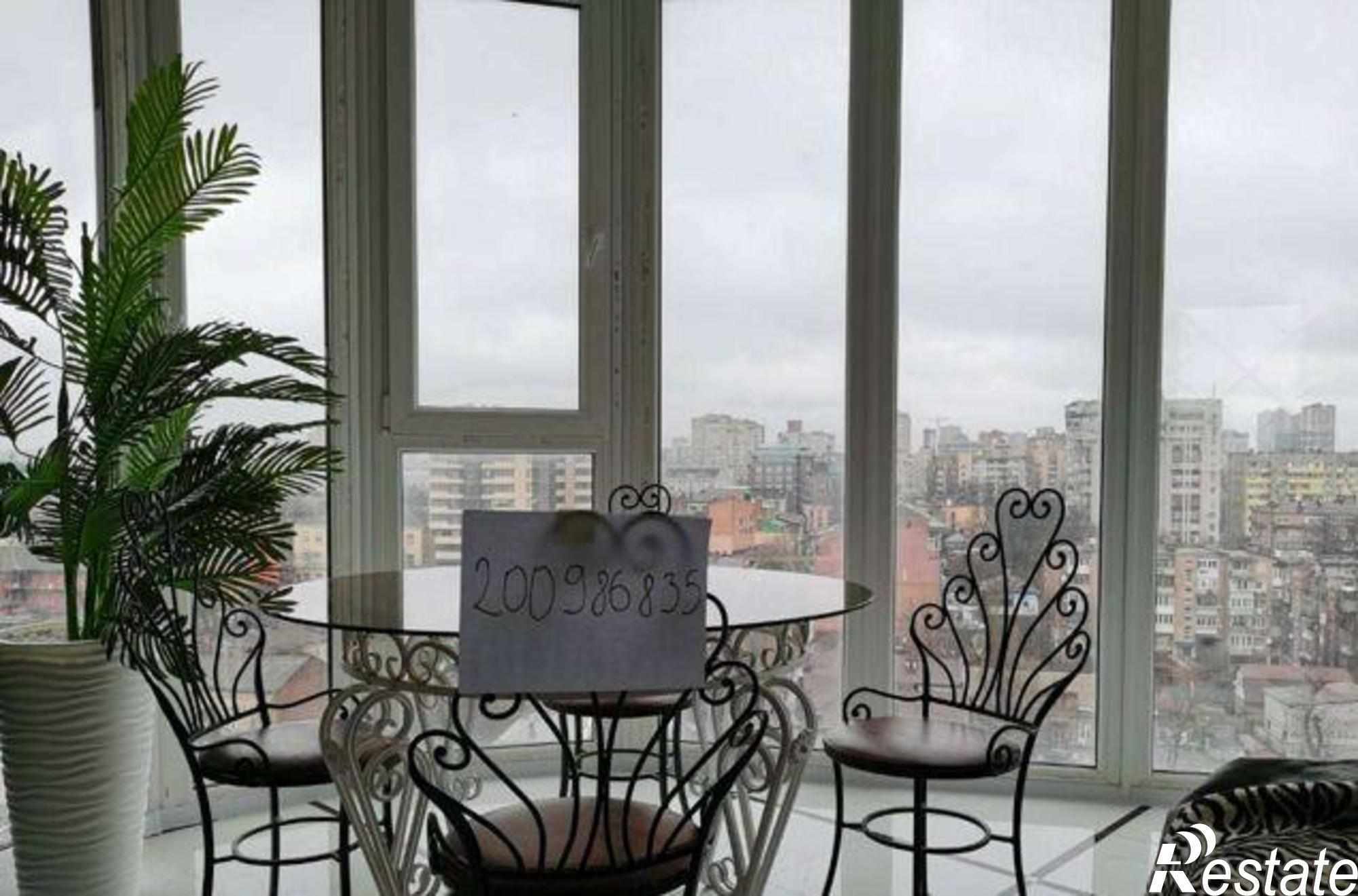 Купить квартиру за 6 160 000 рублей на Крыловской переулок, 10