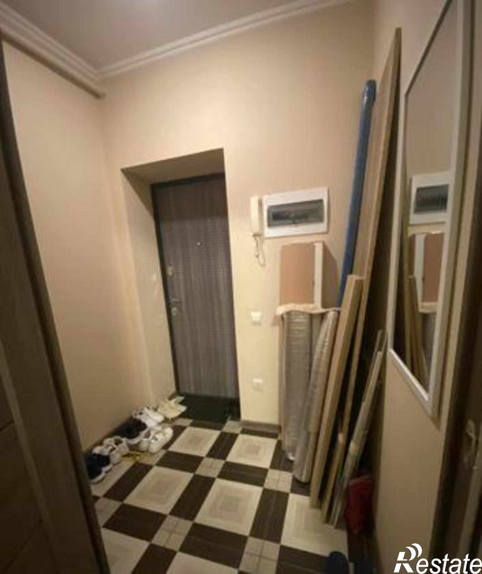 Купить квартиру за 2 540 000 рублей на Симферопольская улица, 64