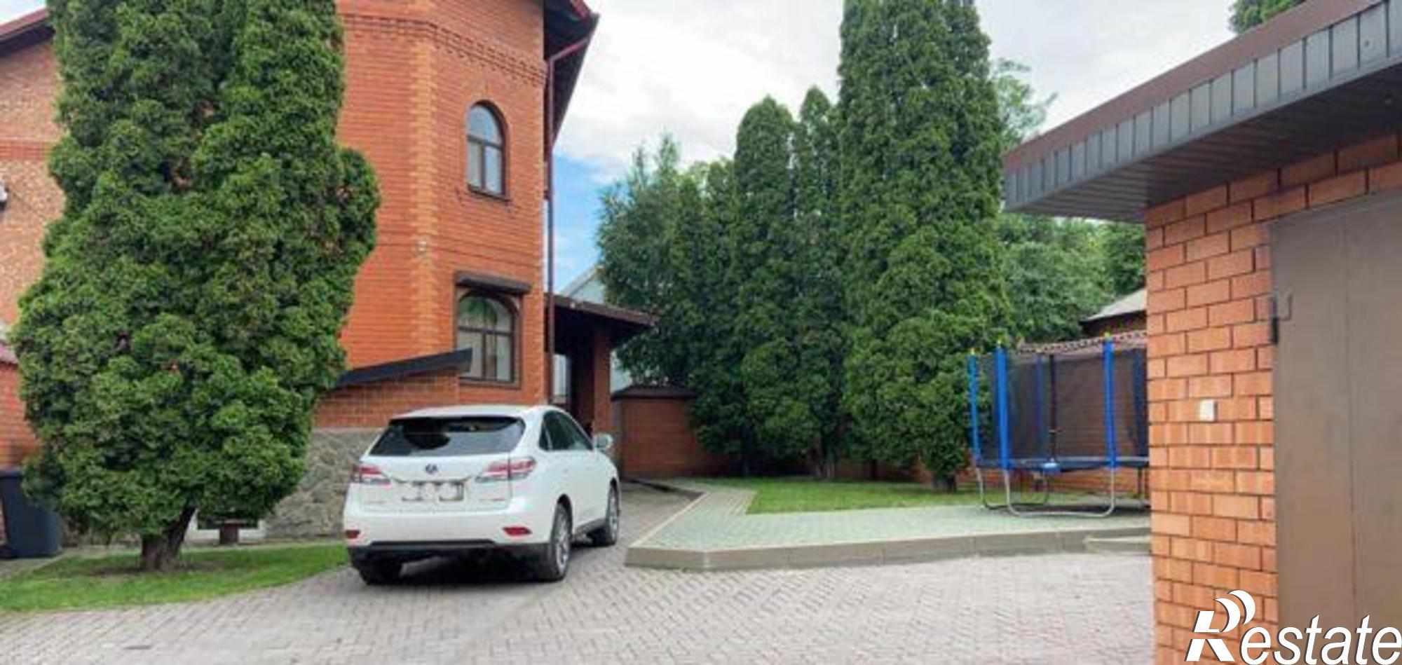 Купить дачу, дом, коттедж за 15 200 000 рублей на Сурженская улица, 2Б