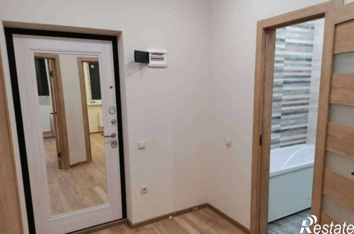 2-комн квартира улица Шаповалова, 1Гс1