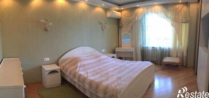 3-комн квартира улица Миронова, 8А