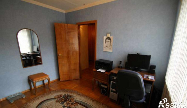 4-комн квартира проспект Соколова, 92