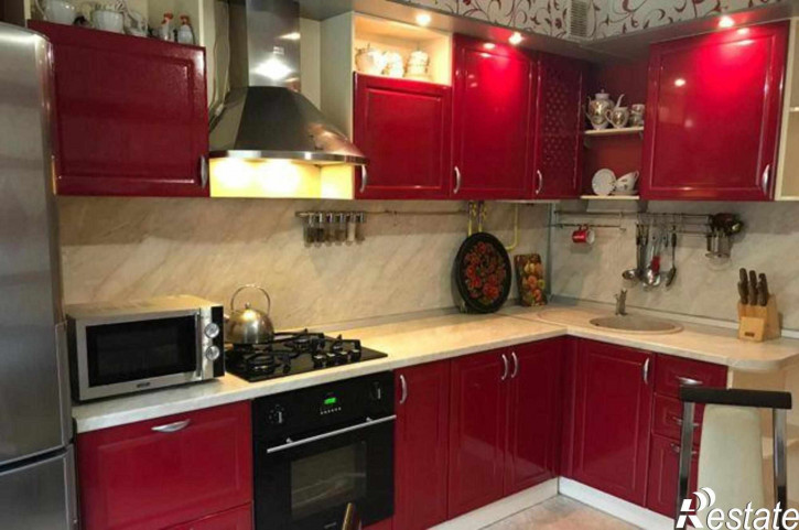 3-комн квартира улица Оганова, 1