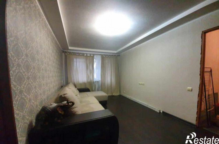 3-комн квартира улица Щаденко, 2