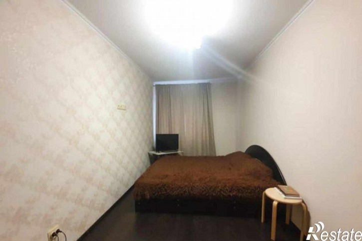 3-комн квартира улица Щаденко, 2