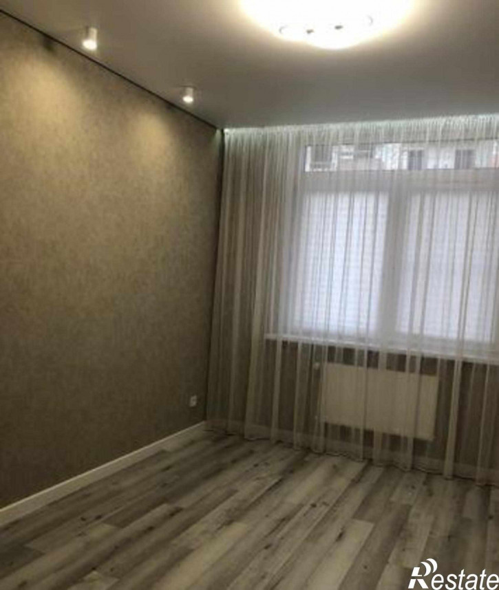 3-комн квартира проспект Сиверса, 32