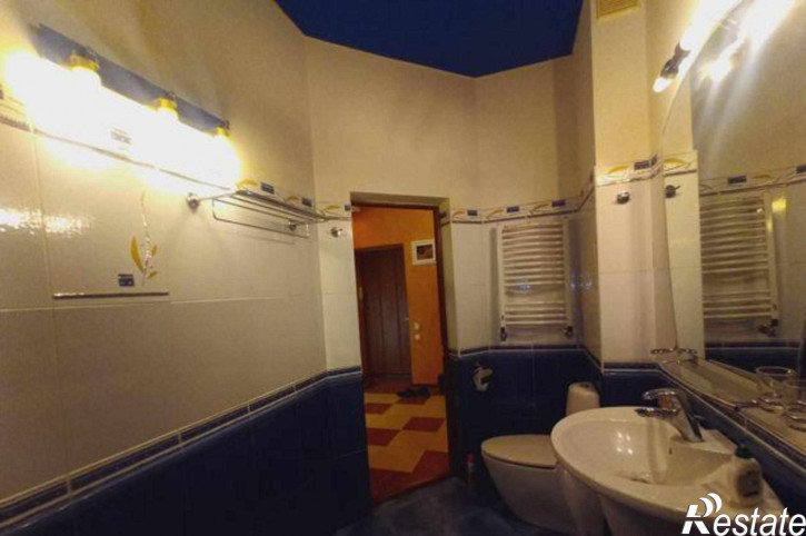 2-комн квартира бульвар Комарова, 21А