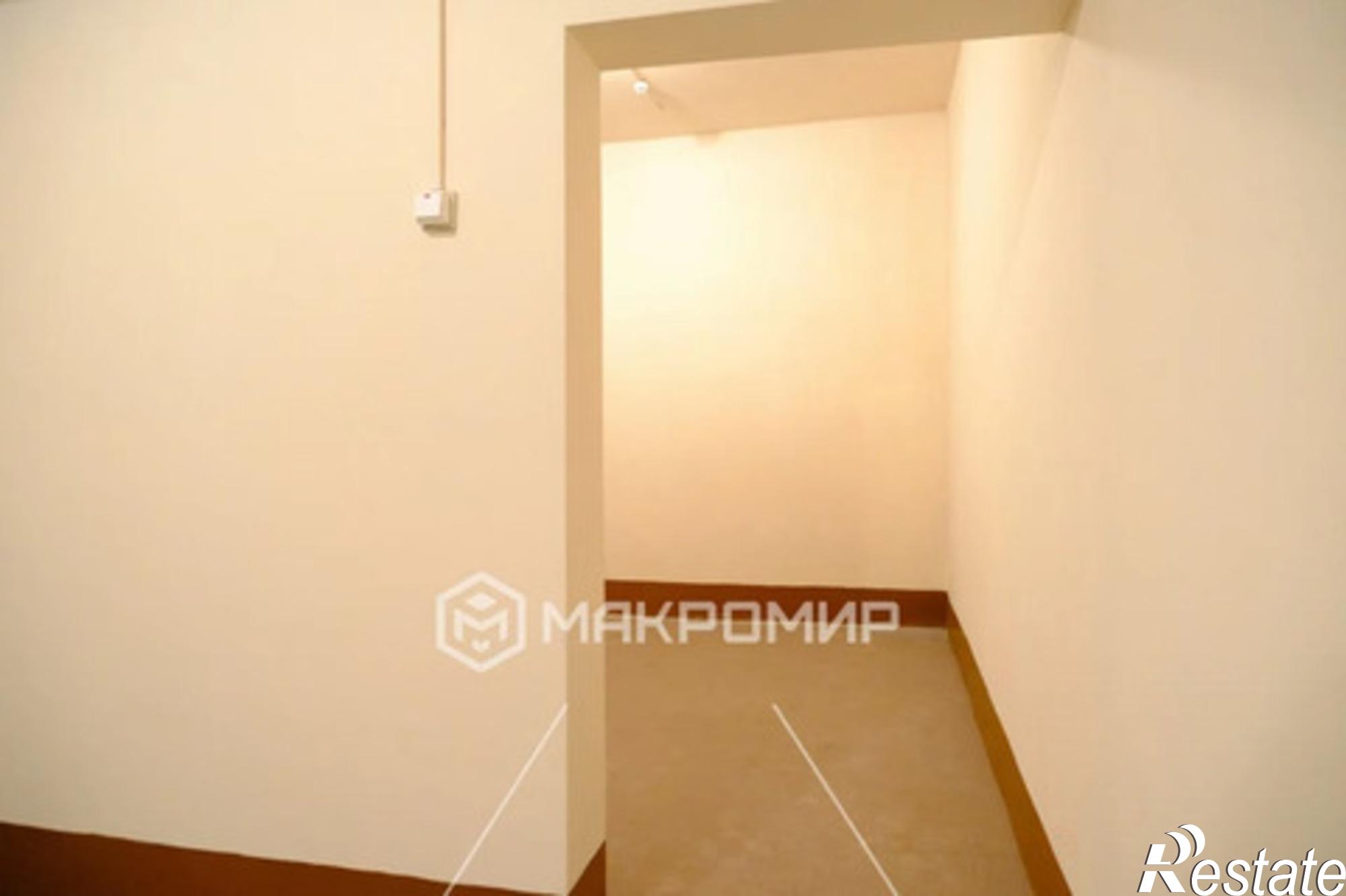 Купить гараж, место в паркинге за 1 050 000 рублей на ул. Энгельса, 33, к а