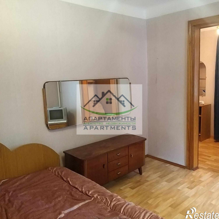 3-комн квартира Крайнего ул, 68