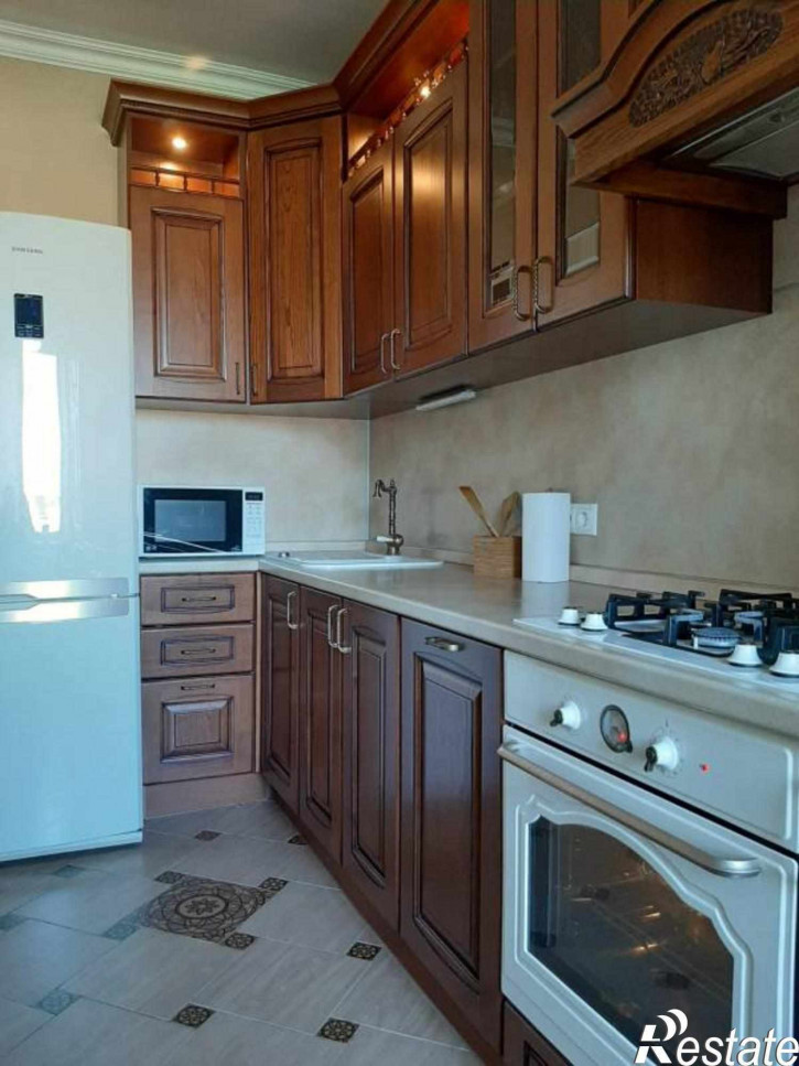 2-комн квартира Ворошилова ул, 8