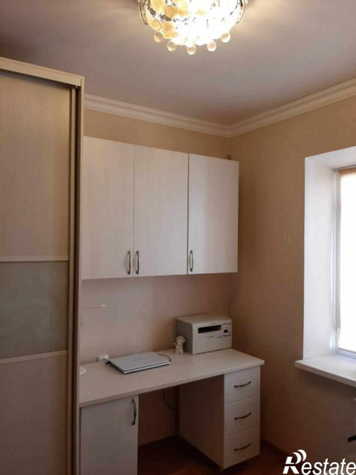 2-комн квартира Ворошилова ул, 8