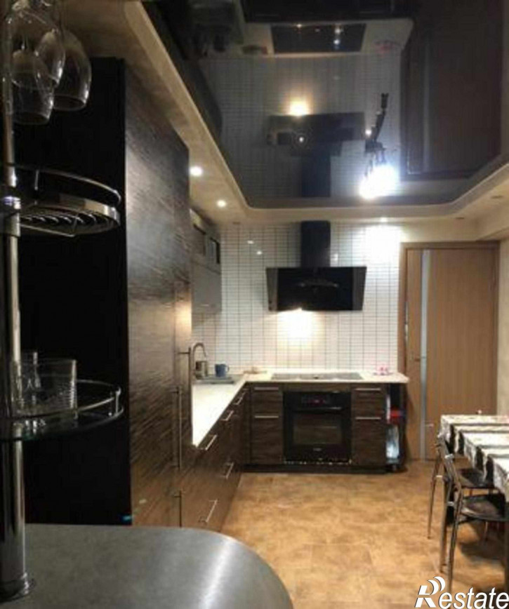 3-комн квартира проспект Космонавтов, 9
