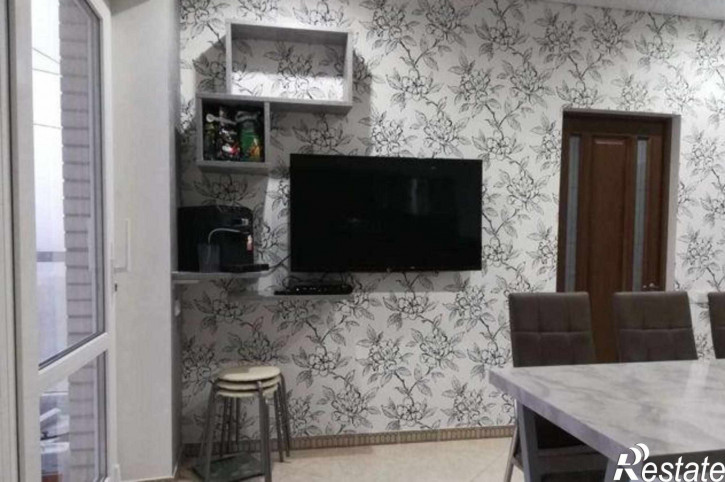 2-комн квартира улица Варфоломеева, 265
