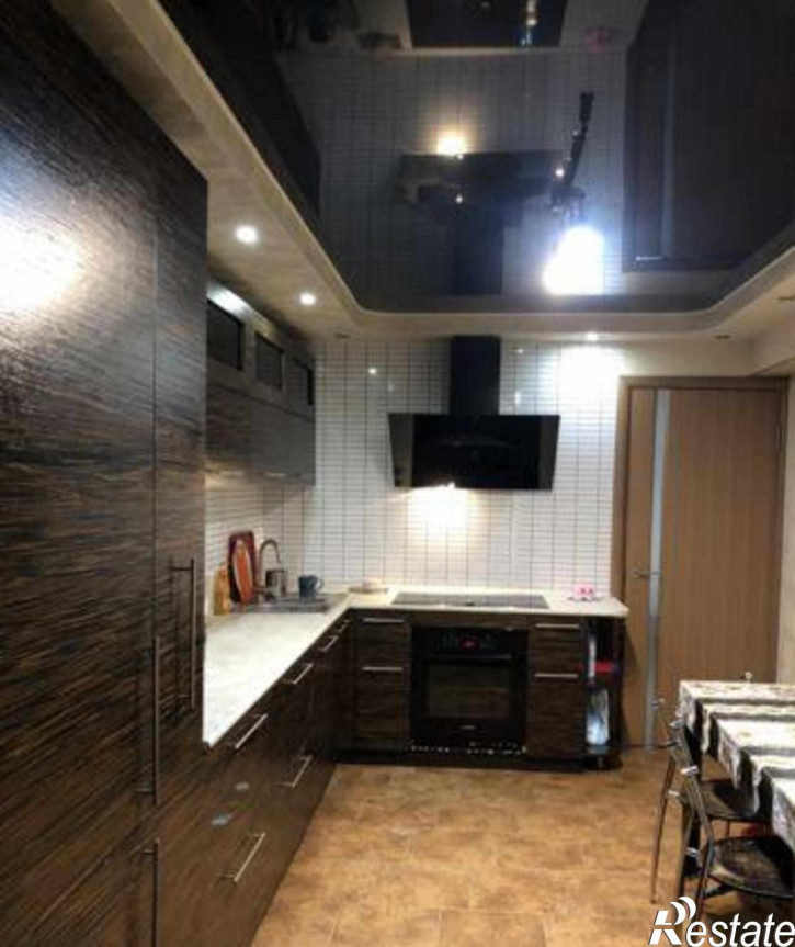 3-комн квартира проспект Космонавтов, 9