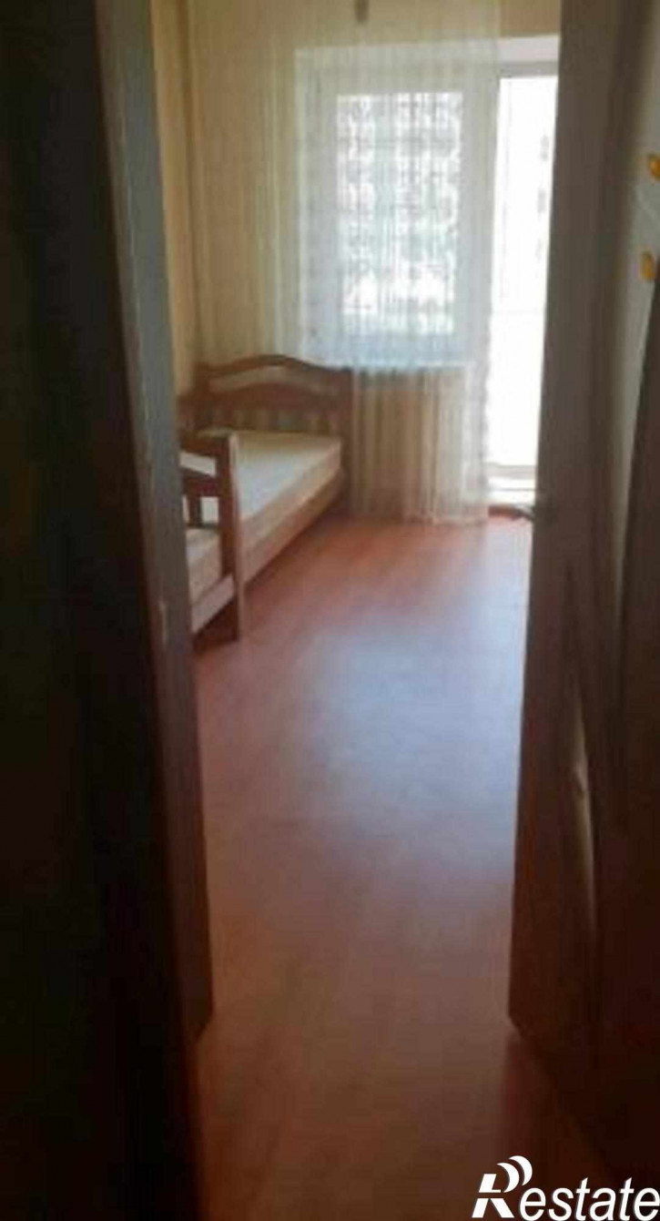 3-комн квартира улица Думенко, 15Б