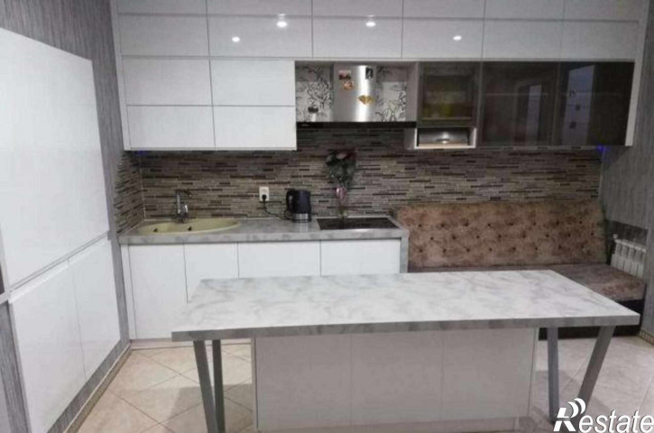 2-комн квартира улица Варфоломеева, 265