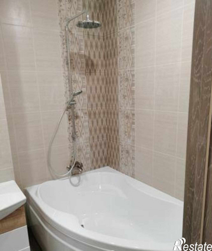 3-комн квартира улица Ерёменко, 110с2