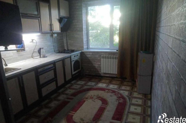 3-комн квартира улица Думенко, 1/4