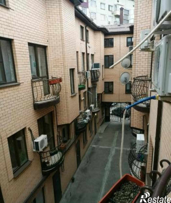 2-комн квартира Педагогический переулок, 6