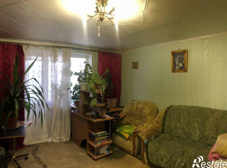 4-комн квартира Революции ул., 1