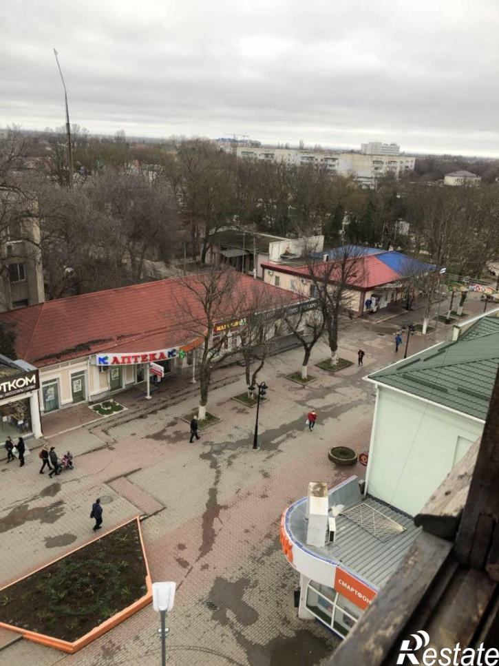 4-комн квартира Революции ул., 1