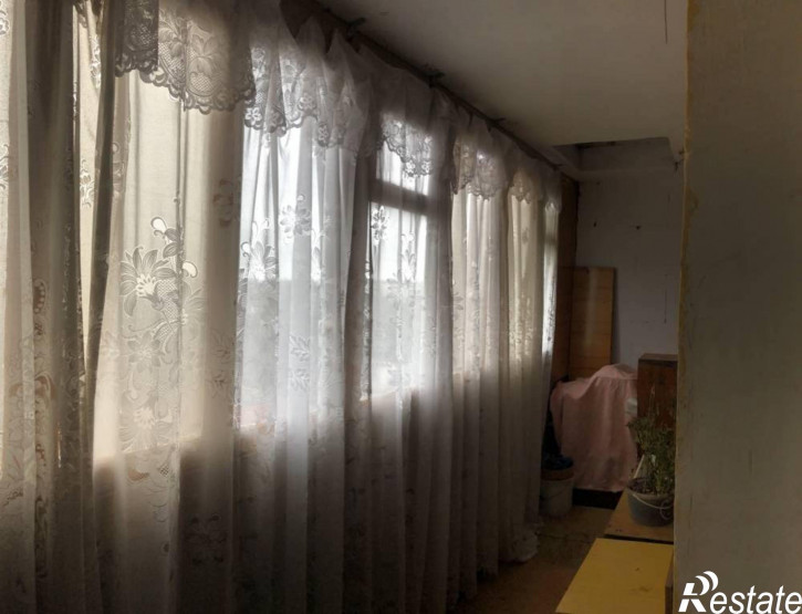 4-комн квартира Революции ул., 1