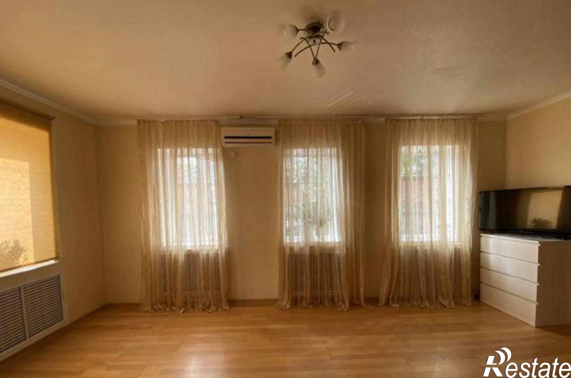 Купить дачу, дом, коттедж за 7 130 000 рублей на Сальский переулок, 93А