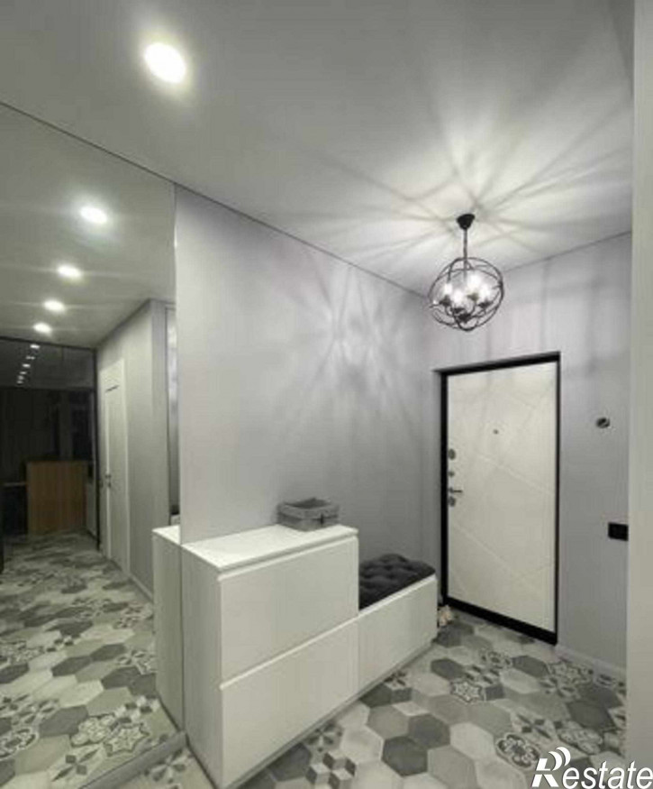 3-комн квартира проспект Сиверса, 32