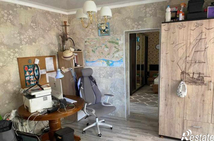 3-комн квартира улица Красных Зорь, 138/16