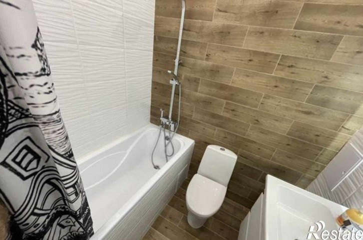 2-комн квартира улица Шаповалова, 1Вс2